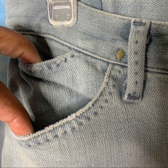 Gold Sign- Light Wash Cut Off Denim Shorts size 31 - Picture 4 of 13